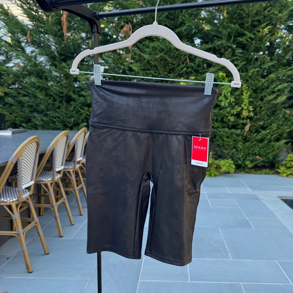 Spanx Faux Leather Bike Shorts – Black – Size Medium NWT
